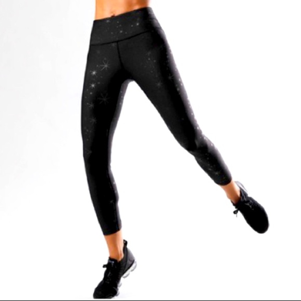 Carbon38 Nova Leo Black Star Yoga Leggings